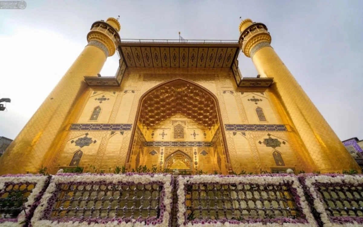 بين الفن والقداسة العتبة العلوية تفتح الإيوان الذهبي